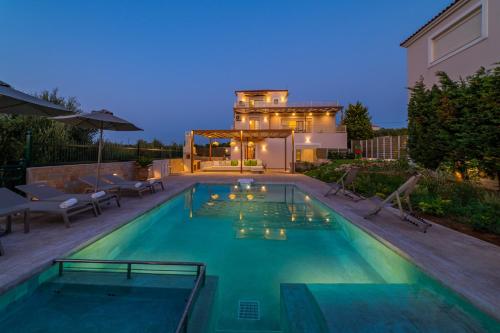 Estella Villa with Pool, Children Area, BBQ & Magnificent Views! Crete