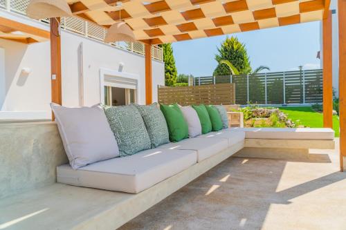 Estella Villa with Pool, Children Area, BBQ & Magnificent Views!