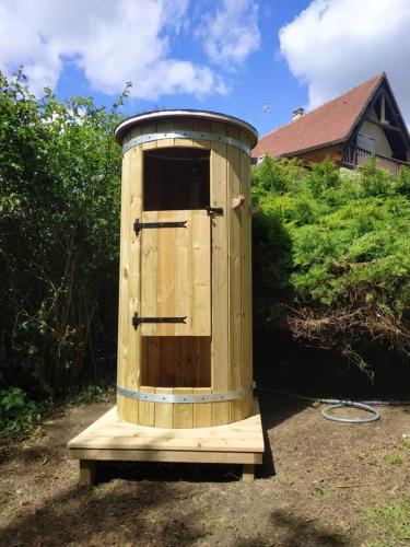 Chalet d'une chambre avec piscine partagee sauna et jardin clos a Louatre