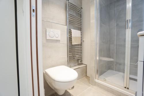 MODERN flat close to the EIFFEL TOWER - image 10