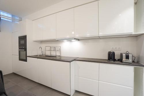 MODERN flat close to the EIFFEL TOWER - image 14
