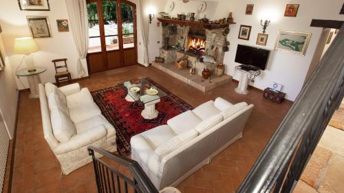  BORGO DEI CIPRESSI 12&2, Emma Villas in Todi
