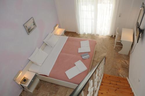 Pegasus Hotel - image 6