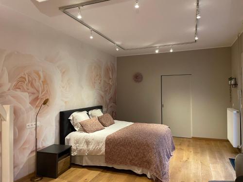 2 king beds, 4 twin beds