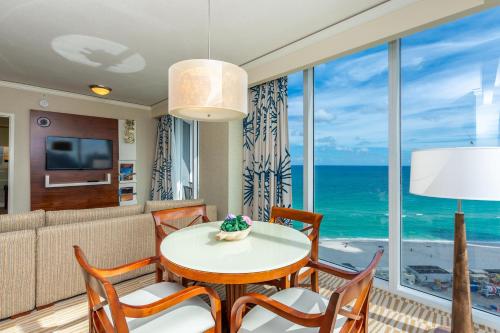 Hotel International Beach Tump Resort Ocean View 1100 sf 1 Bed 1Bth Privately Owned Sunny Isles in Miami Beach, USA