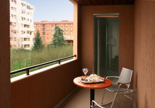 Balcony/terrace, iH Hotels Bologna Amadeus near Bologna Guglielmo Marconi Airport