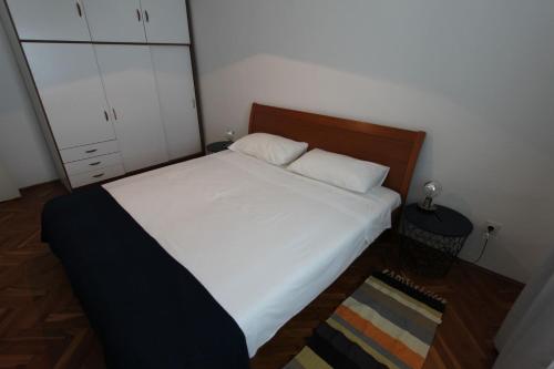 Apartment with Terrace image 8