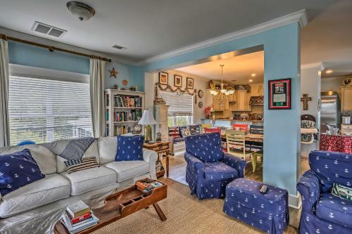 Family Beach Home Walk to N Litchfield Beach in Pawleys Island, USA