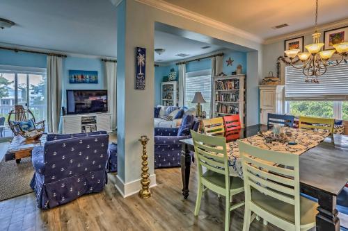 Family Beach Home Walk to N Litchfield Beach in Pawleys Island, USA