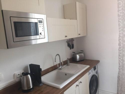 2 bed apartment fantastic roof terrace-town centre