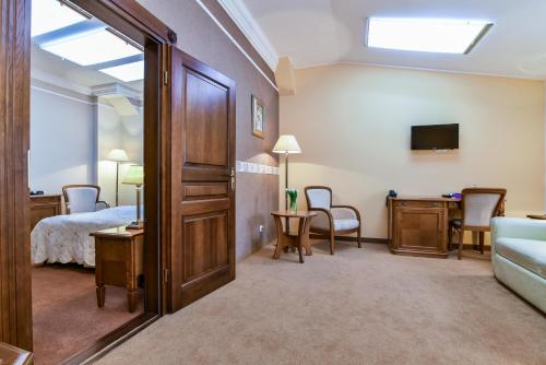 2 double beds, 1 sofa bed