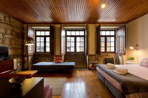 Charming Ribeira Apartment 328 feet Douro River