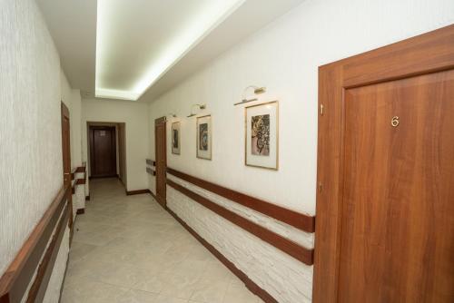 Hotel Piano - image 5