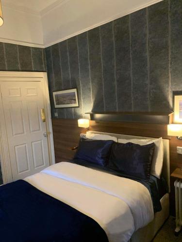 Upstairs Studio - Private kitchenette and Small en-suite, Dublin (photo 10)