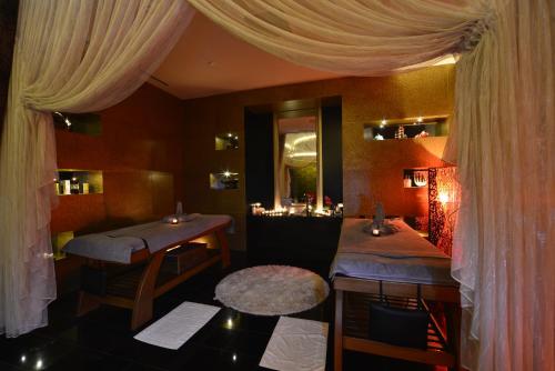 Elite Luxury Suite & Spa - image 9