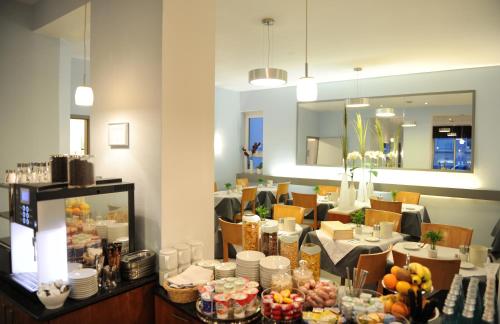 Central-Classic Hotel - image 9