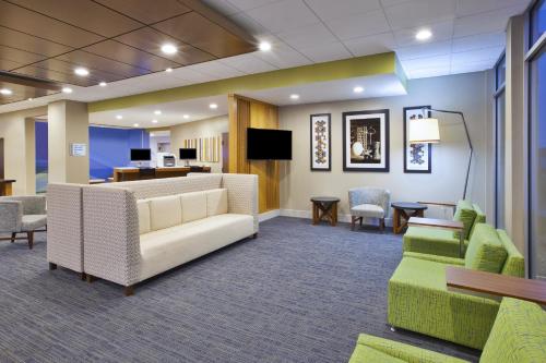 Holiday Inn Express & Suites - Parkersburg East, an IHG Hotel in Parish-Morris Subdivision, USA