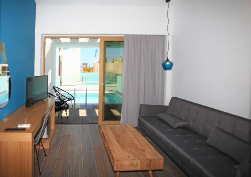 Meropi Hotel & Apartments - main image