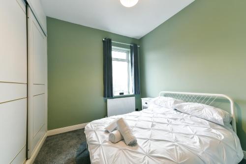 Picture of Breathtaking 4 Bedroom House - Free Parking