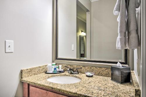 Anderson Creek Resort Condo on Golf Course with Pool