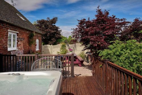 The Luxury Barn - image 5