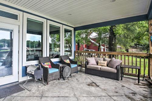 Lakefront Home with Outdoor Living Area, Kayaks, Dock Hot Springs 