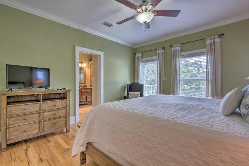 Santa Rosa Beach Haven with Rooftop and Pool Access - image 26