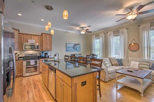 Santa Rosa Beach Haven with Rooftop and Pool Access - image 19