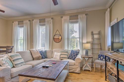 Santa Rosa Beach Haven with Rooftop and Pool Access - image 15