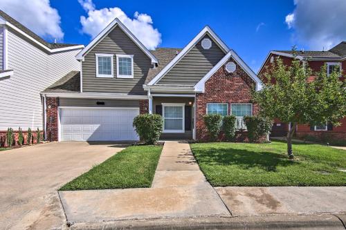 Walk to Lake + Pool Access! Family Gem in Afton in Monkey Island (OK)