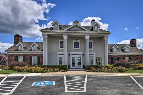 Walk to Lake + Pool Access! Family Gem in Afton in Monkey Island (OK)