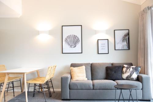 拉格伦日落汽车旅馆和会议中心