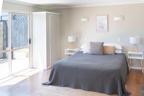 拉格伦日落汽车旅馆和会议中心