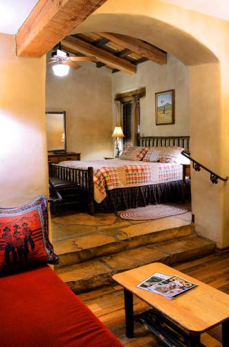 El Portal Sedona Hotel - image 4