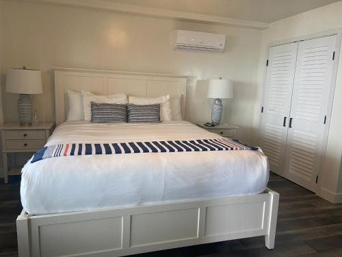 Deluxe King Room with Ocean View (Estrellamar)