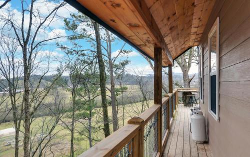 Treehouse Ellijay Star5vacations