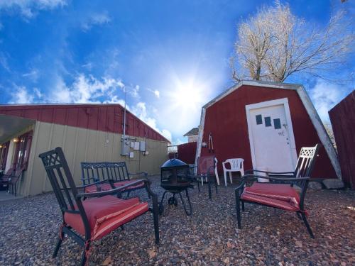 Roundtop Mountain Vista - Cabins and Motel