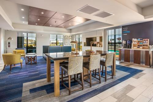 Holiday Inn Express & Suites Tulsa East - Catoosa, an IHG Hotel in Catoosa, USA