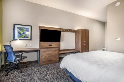 Holiday Inn Express & Suites East Tulsa - Catoosa By IHG - main image