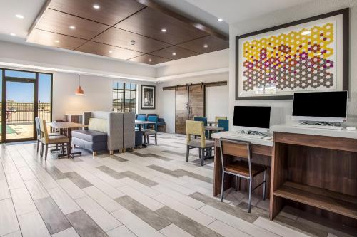 Oprema, Holiday Inn Express & Suites East Tulsa - Catoosa By IHG in Catoosa