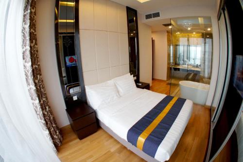 Guestroom, Dorsett Residence Bukit Bintang by De Space near Fahrenheit 88 Shopping Mall