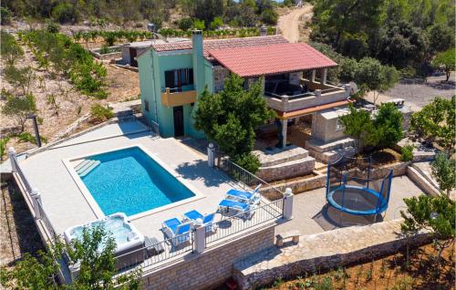 Amazing Home In Cara With 3 Bedrooms, Wifi And Private Swimming Pool - Zavalatica