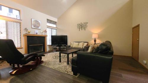 Skyline Condo 02 image