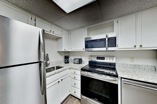 Corner Unit with Pool & Superb River Views condo - image 4