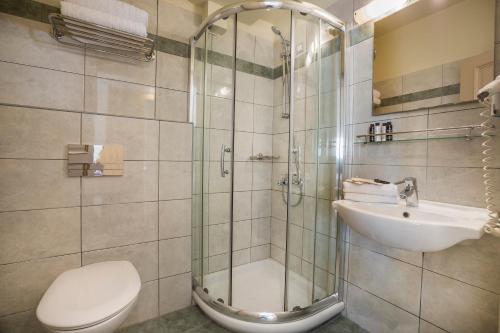 Ionian Plaza Hotel - image 9