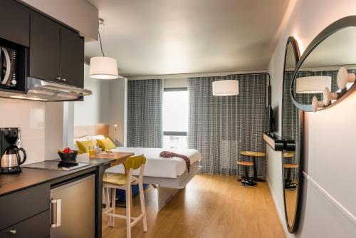 Studio with Balcony ( 3 People)