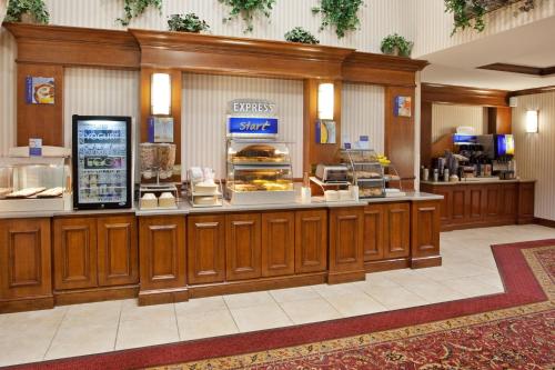 Holiday Inn Express Hotel & Suites Marion, an IHG Hotel
