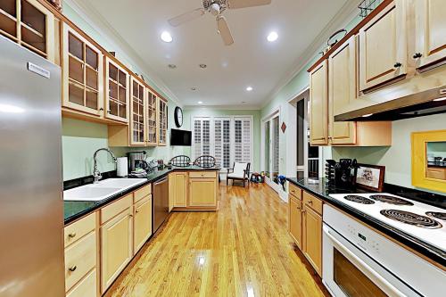 Crawford Square Retreat home - image 7