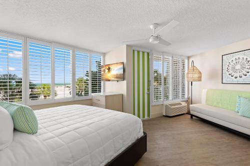 Bellwether Beach Resort in St Pete Beach, USA