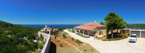 Villa Lambik - 7 Bedroom villa with magnificent views of the sea and distant Islands - main image